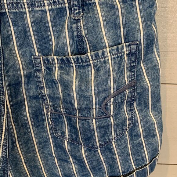 American Eagle Blue Striped Women's high waisted Shorts size 6 beach coastal - Picture 10 of 11